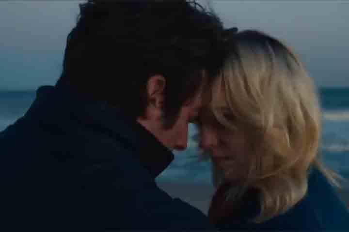 Dirigida por Scott Cooper, a cinebiografia “Springsteen: Salve-me do Desconhecido” focaliza o processo de criação de “Nebraska”, de 1982. O álbum é considerado uma obra-prima na carreira do músico. 
