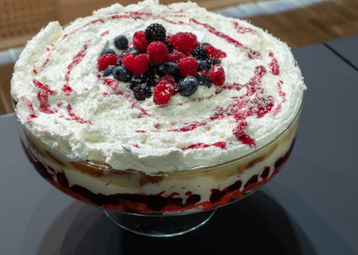 Em prova de eliminação, Julianne Trevisol transformou um simples panetone em um pavê red velvet. Saiba a receita