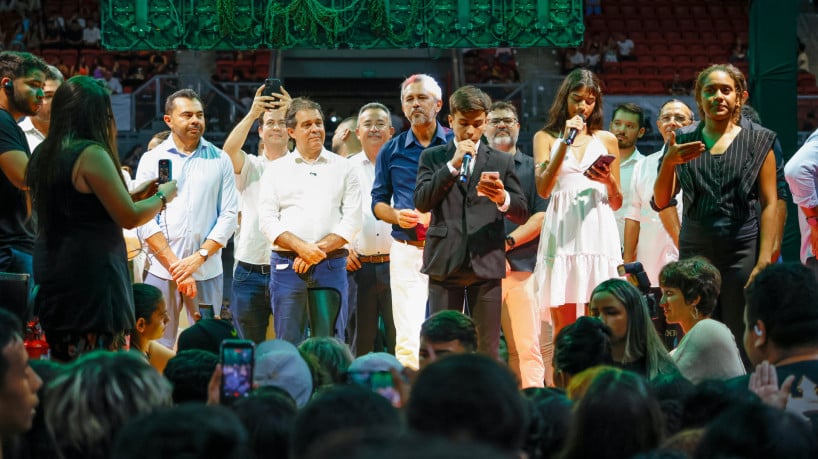 Mais de 21 mil estudantes concluem o Ensino Fundamental em solenidade no CFO. 