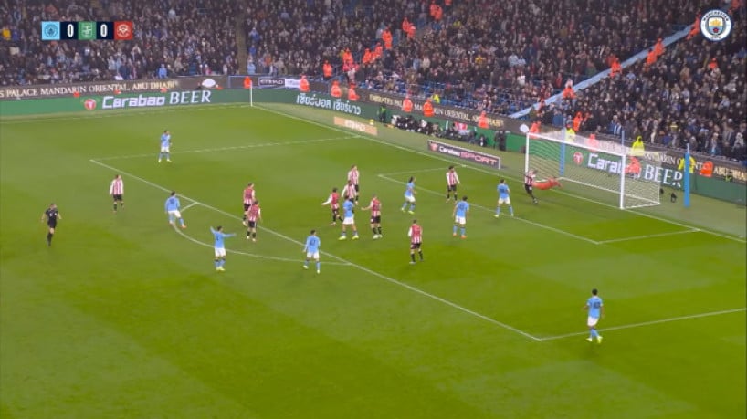 Cherki marca golaço pelo Man City na Carabao Cup 