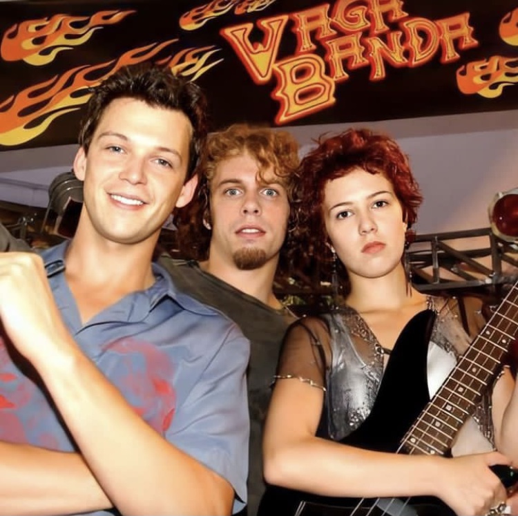 Outro destaque foi a 11ª temporada, conhecida como Malhação 2004 ou Malhação da Vagabanda, exibida entre 2004 e 2005. A trama teve como centro o romance entre Letícia, interpretada por Juliana Didone, e Gustavo, vivido por Guilherme Berenger, jovens de origens sociais opostas. A temporada ficou marcada pela banda Vagabanda, formada por Gustavo, Natasha, personagem de Marjorie Estiano, e Catraca, vivido por João Velho, além de registrar a maior audiência da história da novela.
