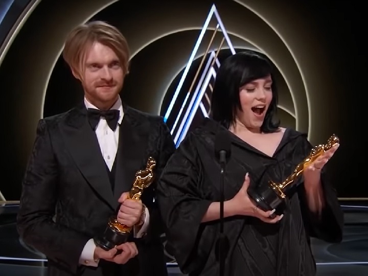 Eilish e seu irmão Finneas conquistaram pela segunda vez a estatueta mais desejada do mundo do cinema graças à música “What Was I Made For?”, feita para o filme Barbie (2023).