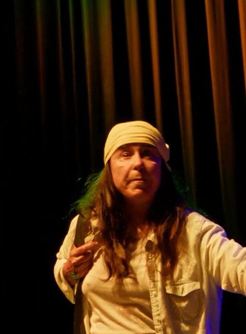 No teatro, esteve em montagens como “Rasga Coração”, “As Atrizes”, “Lola Moreno”, “Felizes da Vida” e “A Falecida”, entre outras.
