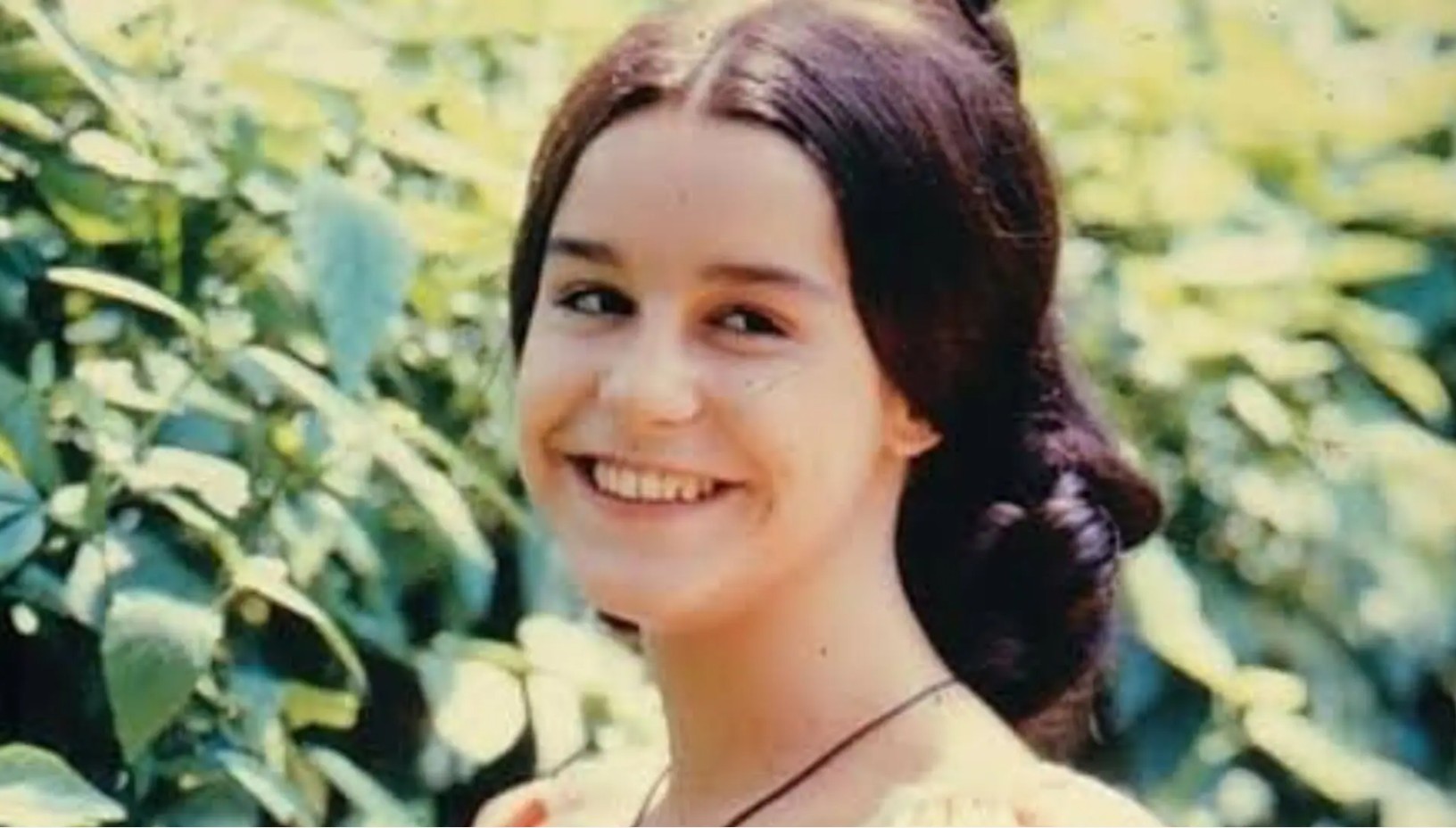 Até ser convidada, em 1976, pelo autor Gilberto Braga  para protagonizar a novela “A Escrava Isaura”, produção exportada para mais de 100 países. Na trama, interpretou Isaura, uma escrava branca, que sofre perseguições do senhor de engenho Leôncio, foge e assume a identidade de Elvira, enquanto se envolve com o abolicionista Álvaro e busca a própria liberdade.
