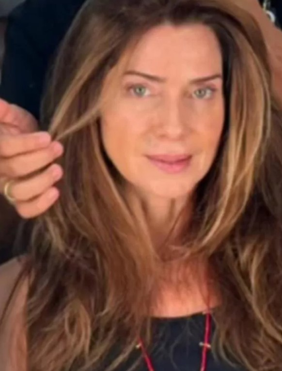 Para dar vida à nova personagem, a atriz apostou em cabelos mais claros e em um corte contemporâneo. Mudamos um pouquinho a cor para Janete, minha nova personagem na novela Coração Acelerado. Curtiram?, perguntou Letícia aos seguidores, nas redes sociais. 
