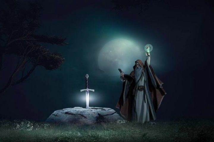 Quando o rei Uther Pendragon morreu sem herdeiros reconhecidos, Merlin organizou o famoso desafio da espada na pedra — aquele que conseguisse retirá-la seria o verdadeiro rei. 