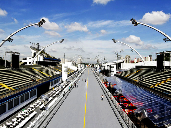 Sambódromo do Anhembi (São Paulo) - O Polo Cultural e Esportivo Grande Otelo (seu nome oficial) é a passarela por onde desfilam as escolas de samba paulistas. Inaugurado em 1991, tem 530m de extensão e capacidade para 30 mil pessoas.
