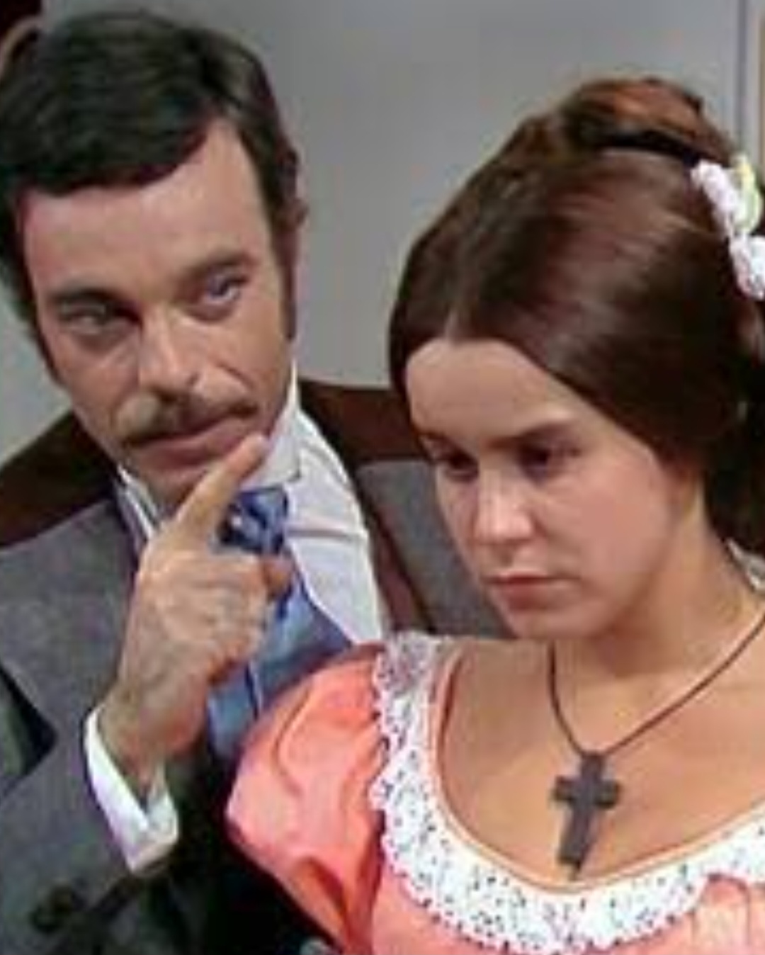 A partir desse trabalho, sua carreira deslanchou tanto na televisão quanto no teatro e no cinema. Inclusive, em reconhecimento à sua atuação em “Escrava Isaura, recebeu na China o Troféu Águia de Ouro de Atriz do Ano em 1985, prêmio concedido pela primeira vez a uma atriz ocidental, após votação popular promovida por uma revista chinesa que reuniu mais de 800 milhões de votos.
