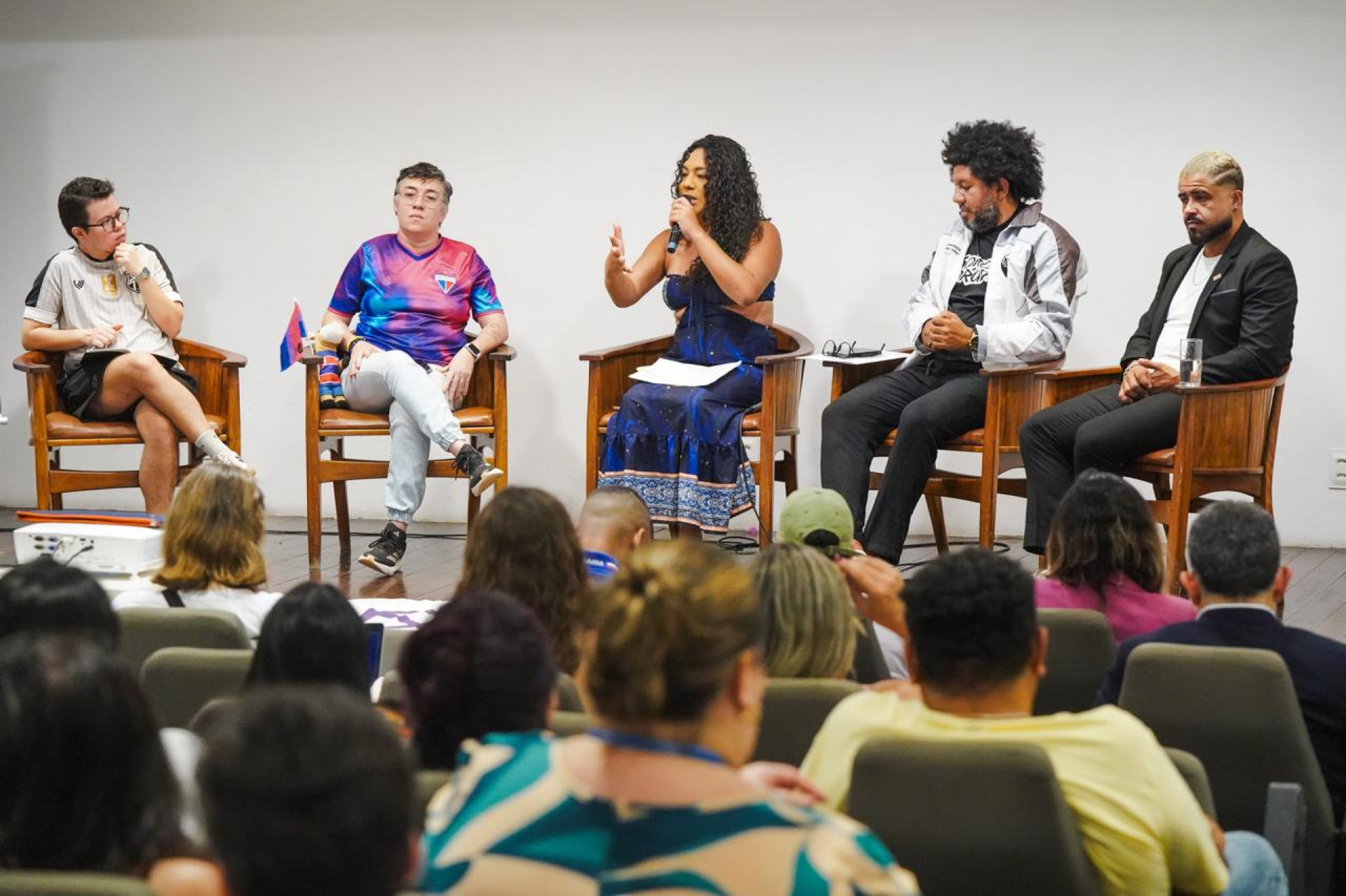 Painel a pluralidade dentro e fora dos est&aacute;dios: a diversidade e sua express&atilde;o no futebol (Foto: Jeny Souza/Secult Cear&aacute;)