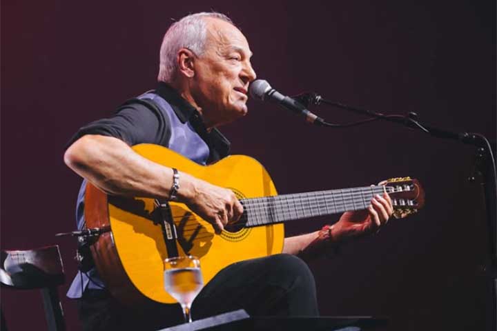 A turnê intitulada “Só Tenho Tempo para Ser Feliz – 60 anos de música” foi aberta em Porto Alegre e será encerrada em Maceió, passando ao todo por nove capitais brasileiras.  

