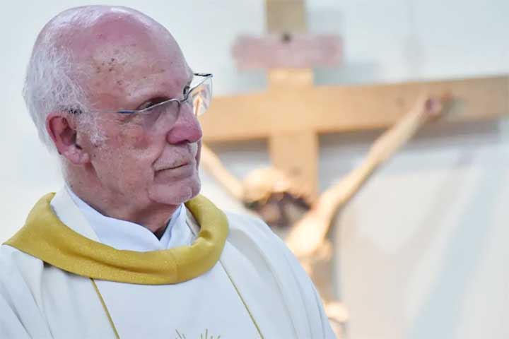 Em comunicado oficial, a Paróquia São Miguel Arcanjo confirmou o encerramento das transmissões e informou que as redes sociais permanecerão inativas durante um período definido como de recolhimento temporário. 
