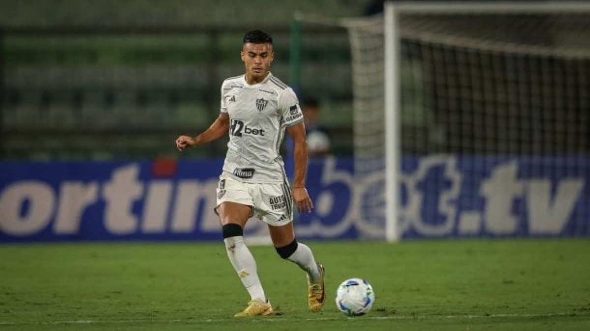 Volante deixou o Galo cedido por uma temporada, com opção de compra ao fim do vínculo. Ele estava fora dos planos de Jorge Sampaoli