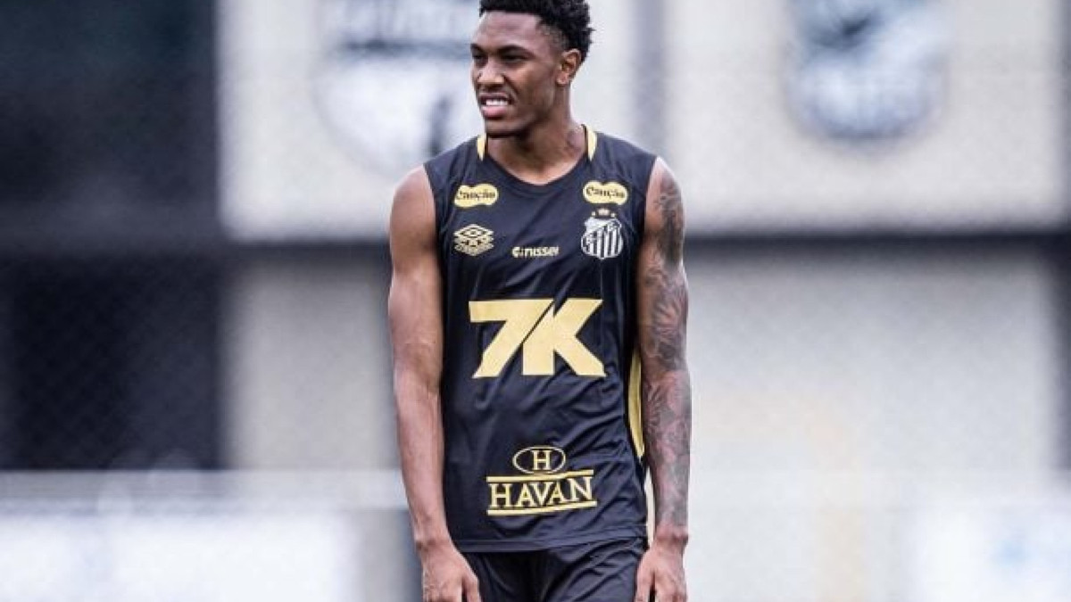 Com concorrência elevada no elenco, Luisão busca mais minutos em 2026 e negociações caminham para acordo de uma temporada