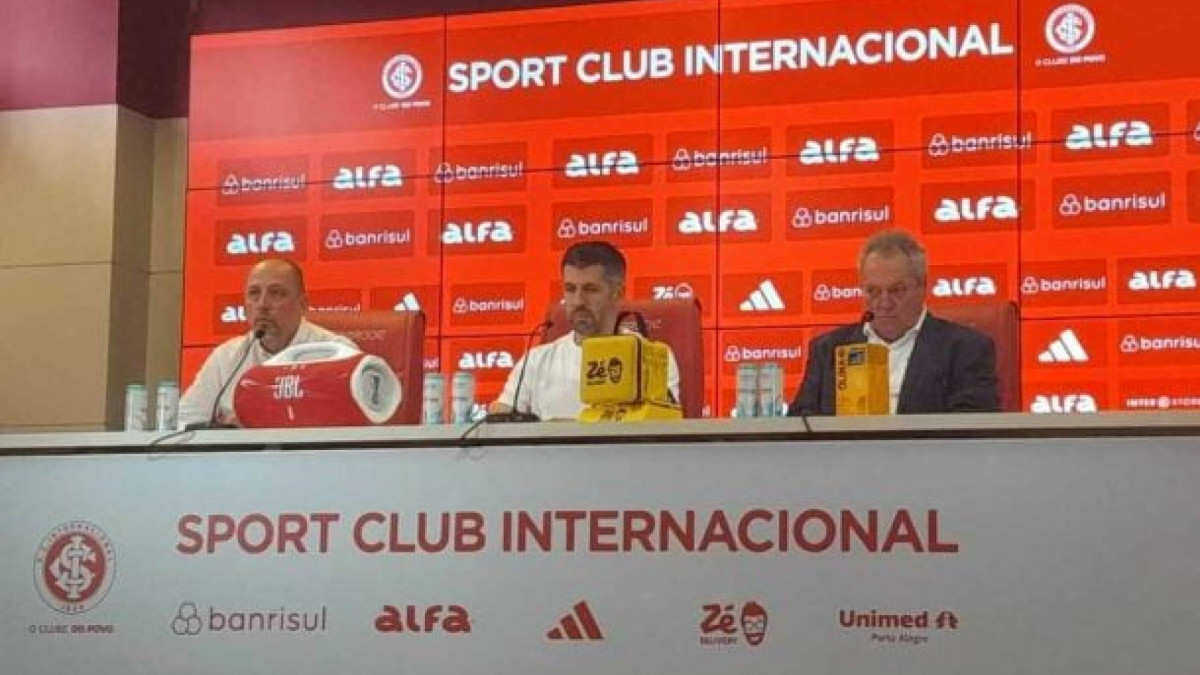 Uruguaio foi apresentado como novo técnico do Colorado e não fala sobre o esquema de jogo que pretende adotar na próxima temporada