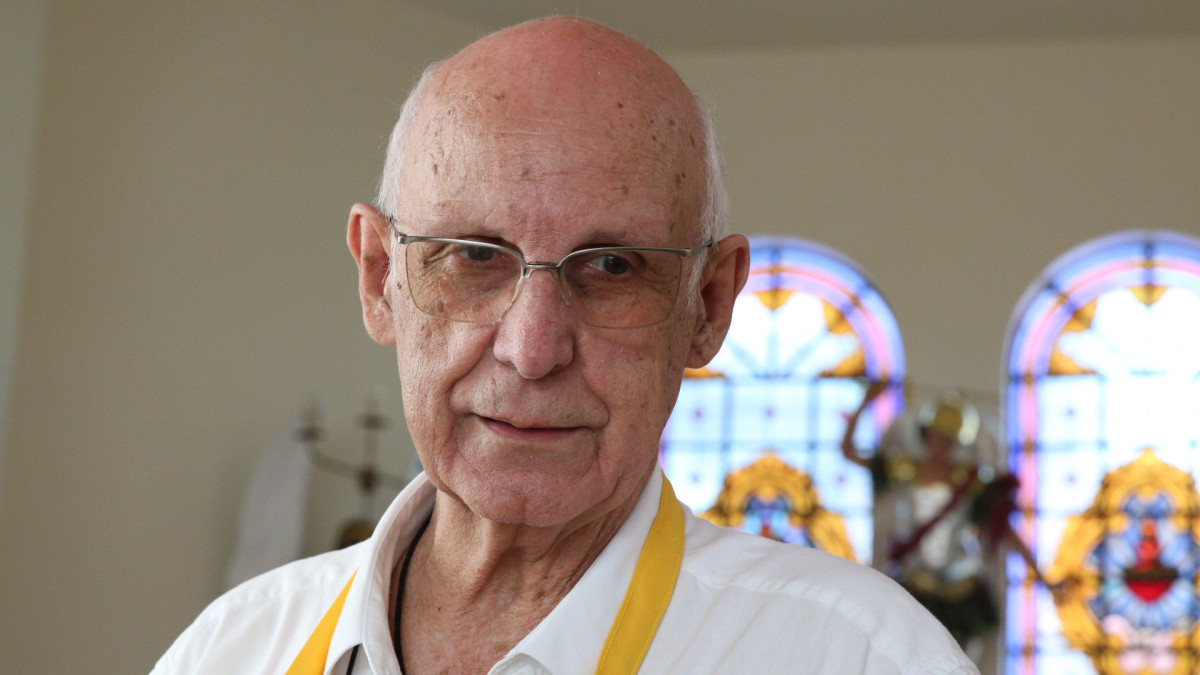 O religioso foi orientado a para com as transmiss&otilde;es ao vivo e publica&ccedil;&otilde;es nas redes sociais