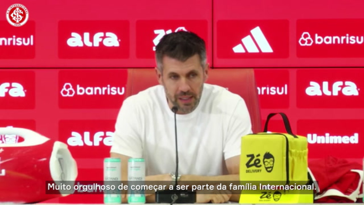 Paulo Pezzolano é apresentado como técnico pelo Internacional