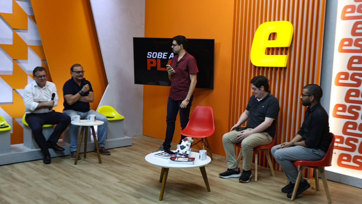 Sobe a Placa retorna do recesso com muita resenha e sem levar o futebol t&atilde;o a s&eacute;rio