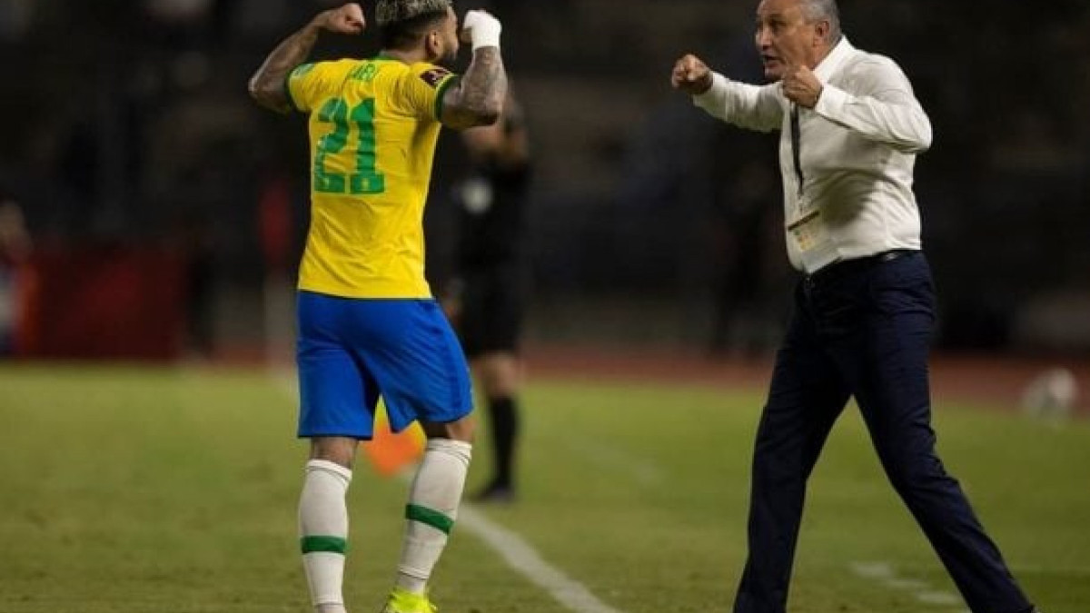 Atacante quebra o silêncio sobre eliminação na Copa do Brasil, explica saída isolada do estádio e garante profissionalismo com novo técnico