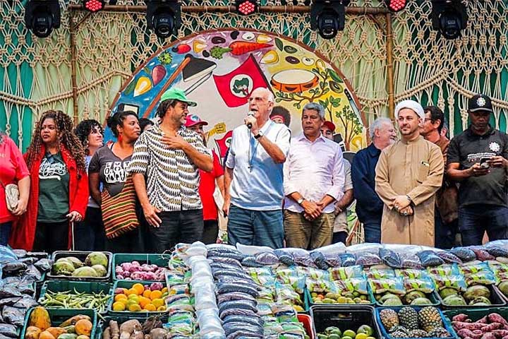 Ao criticar políticas de repressão policial e defender abordagens baseadas no cuidado, na saúde e na inclusão social, especialmente em locais como a região da Cracolândia, Padre Júlio passou a enfrentar resistência de autoridades e de setores da sociedade que interpretam sua atuação como permissiva ou equivocada. 
