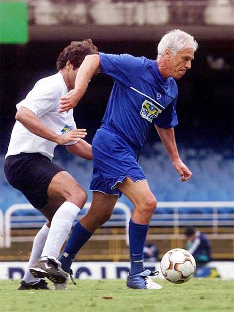 Natural de Santos, no litoral de São Paulo, Nuno Leal Maia foi inicialmente jogador de futebol. Em 1963, ingressou nas categorias de base do Santos, time pelo qual sempre demonstrou paixão. 
