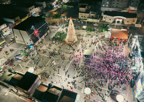 Em São Benedito, a inspiração central da decoração natalina da cidade buscou resgatar a infância.