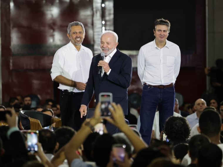 Pesquisa do Instituto Real Time Big Data mostra que o atual presidente Luiz Inácio Lula da Silva (PT) sai vitorioso no Ceará em cenários com diferentes adversários 