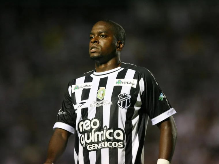 Jogo Ceará x Fluminense pela série A do Campeonato Brasileiro 2011
Na foto: Marcelo Nicácio, jogador do Ceará
Foto: Fco Fontenele, em 29/10/2011