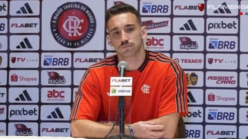 Rubro-negro acusou o zagueiro de ter 