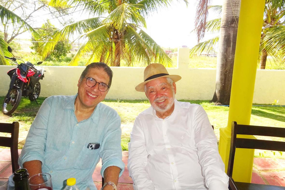 o&atilde;o Jorge Santos, que representou o pai, e procurador Luiz Eduardo Santos, que estreou, no magn&iacute;fico confra da Unidos do Natal (Foto: acervo pessoal)