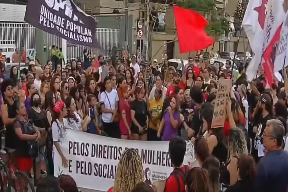 Ato na Beira Mar de Fortaleza contra os casos de viol&ecirc;ncia contra a mulher e feminic&iacute;dio/ 7/12/2025