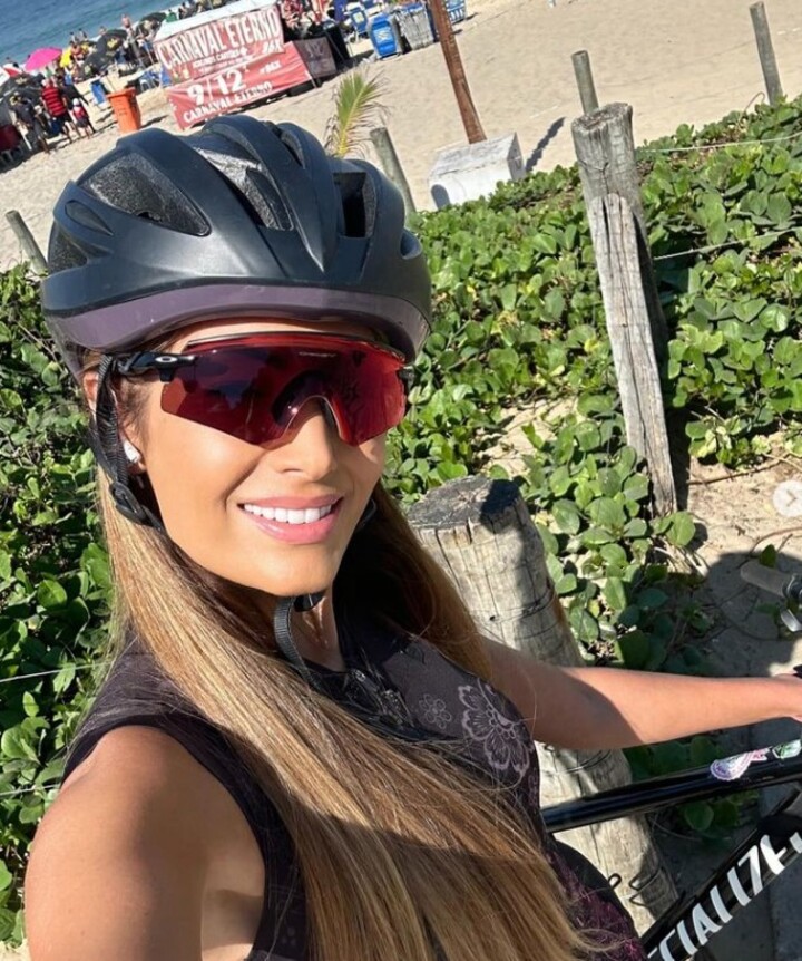 Uma das atividades que Patrícia Poeta gosta de fazer é pedalar. Ela chegou a revelar em suas redes que superou um trauma de infância para voltar a andar de bicicleta - sofreu uma queda quando criança e precisou tomar pontos no queixo.
