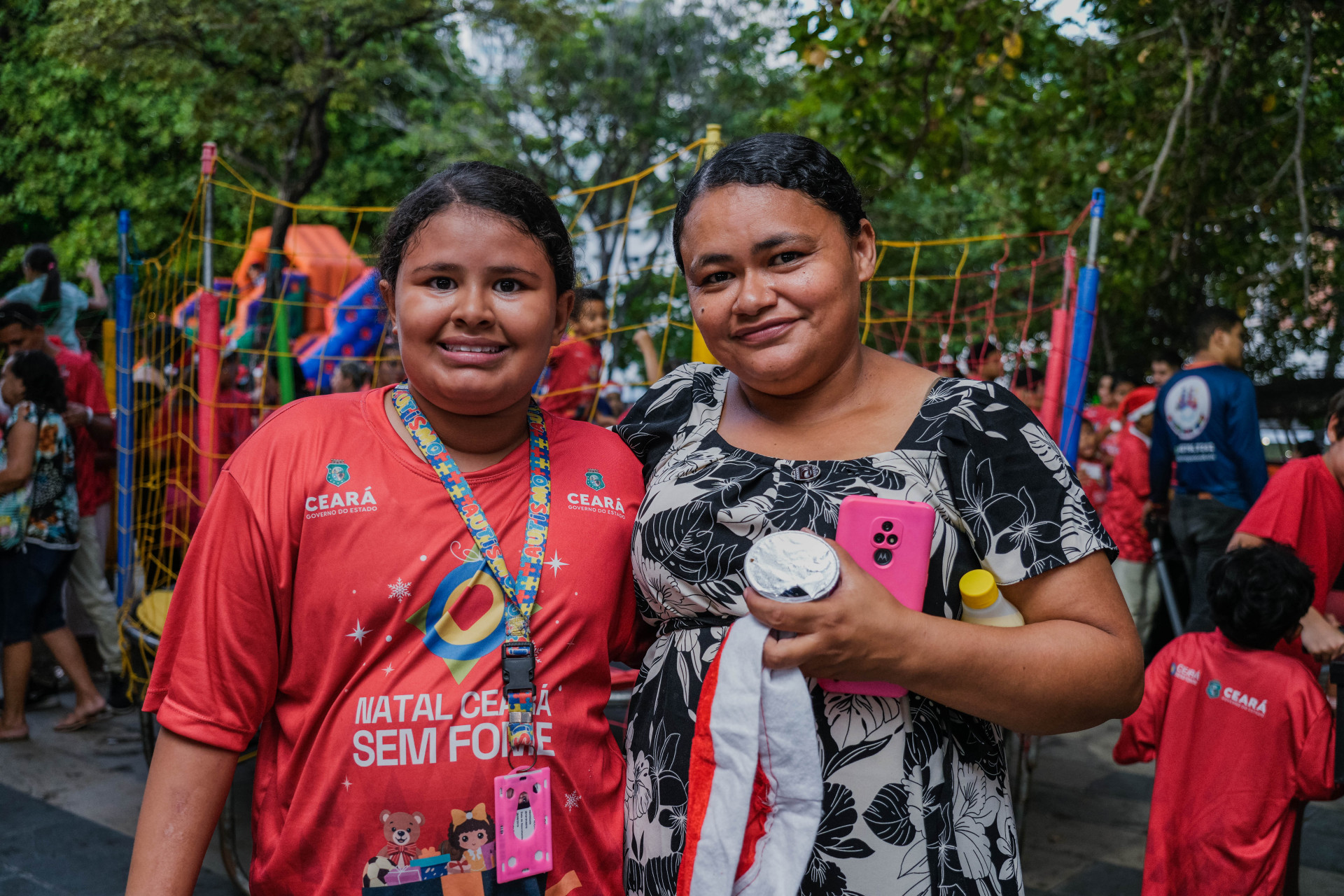 Edilene de Jesus e a filha Jamily Rodrigues