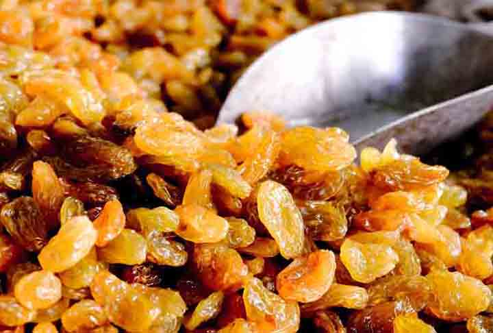 Passas
As passas - uvas desidratadas - fornecem proteína e energia rápida, sendo úteis para atletas e em lanches saudáveis.
