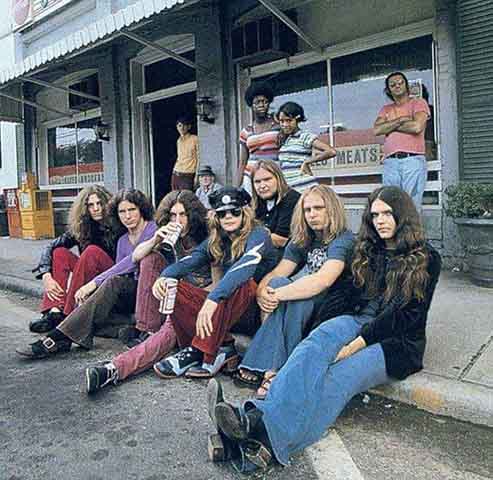 Além disso, o Lynyrd Skynyrd firmou-se com uma sonoridade profundamente enraizada no blues, no country e no rock clássico, ajudando a definir o que viria a ser conhecido como southern rock.

