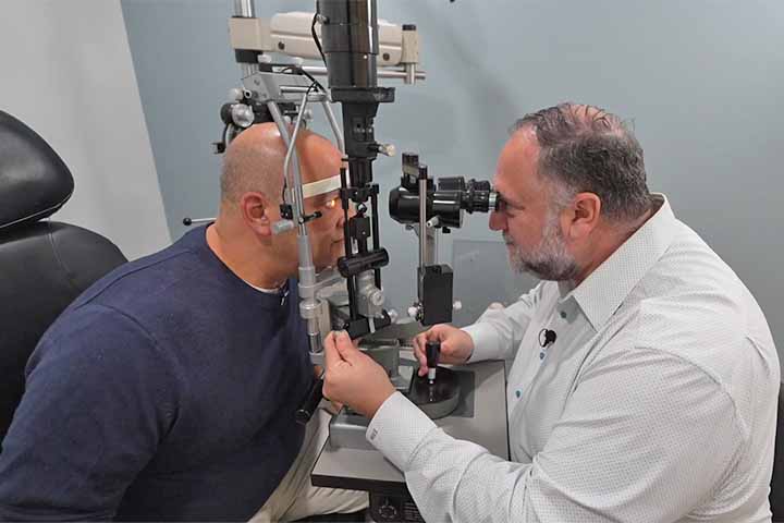 A partir dessa observação, a empresa desenvolveu uma formulação específica para a presbiopia, aperfeiçoando a dose e a segurança do composto.
