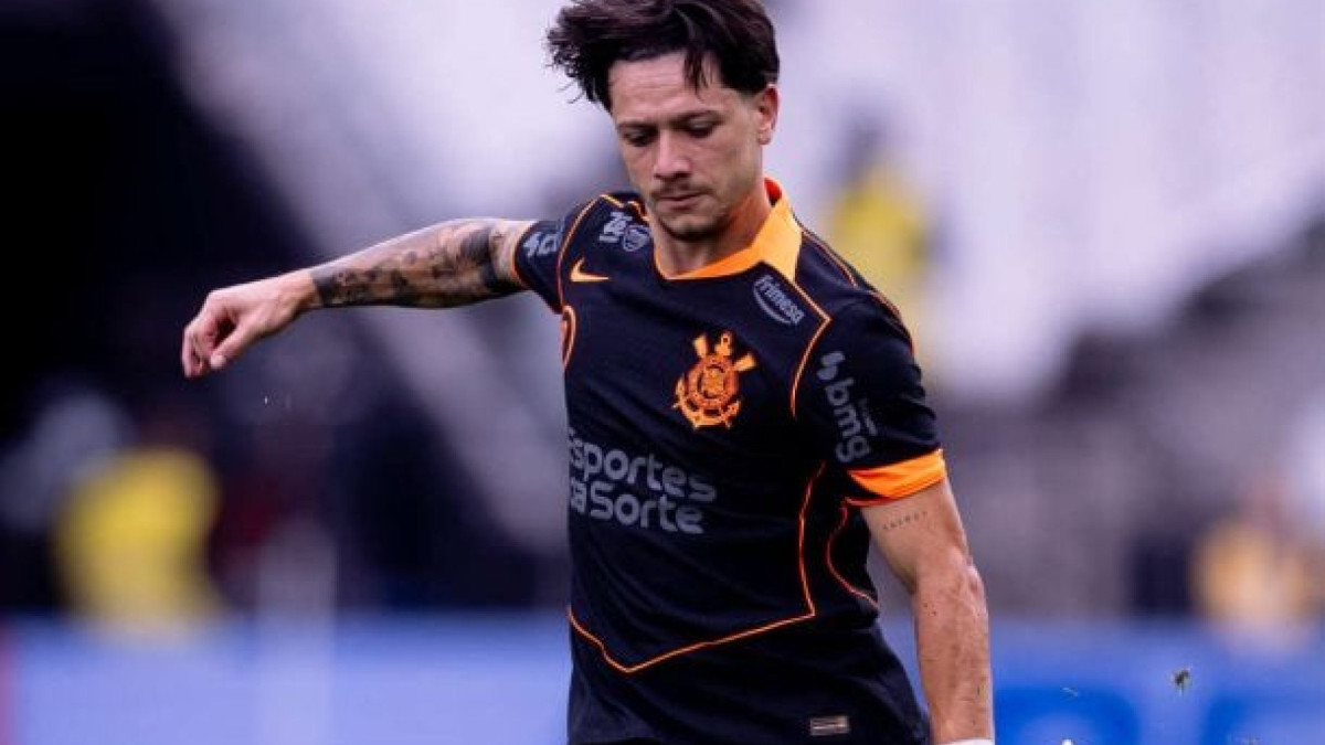 Argentino foi sacado do time titular no treino deste sábado e pode iniciar o jogo no banco de reservas. Maycon entrou em seu lugar 