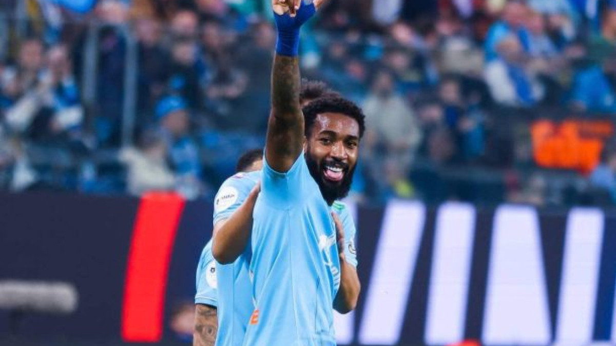 Meia está na mira da Raposa para a próxima temporada. Clube russo aceita negociá-lo, porém quer incluir Jonathan Jesus