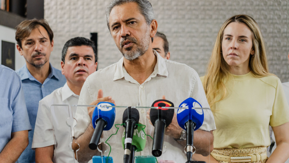 Governador do Cear&aacute;, Elmano de Freitas (PT), se reuniu com secretariado no Pal&aacute;cio da Aboli&ccedil;&atilde;o neste s&aacute;bado, 20, para realizar balan&ccedil;o da gest&atilde;o 