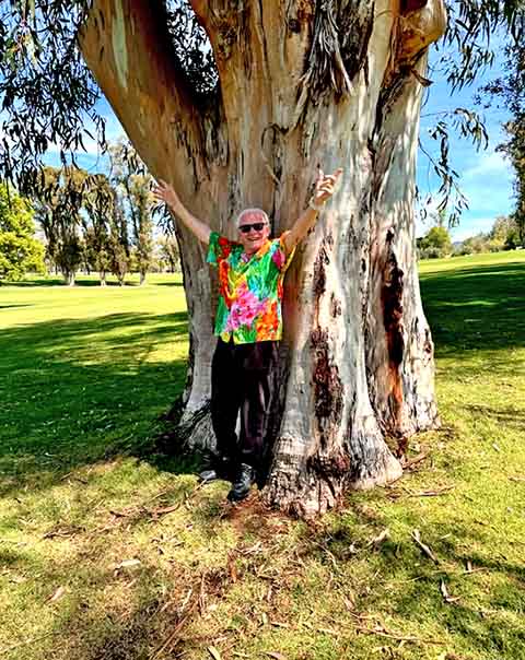 O ator também adotou alguns hábitos na alimentação que ajudam a explicar a vitalidade: cortou alimentos ultraprocessados e açúcar. Ele já fez essas revelações em entrevistas e também a seus seguidores nas redes sociais. 
