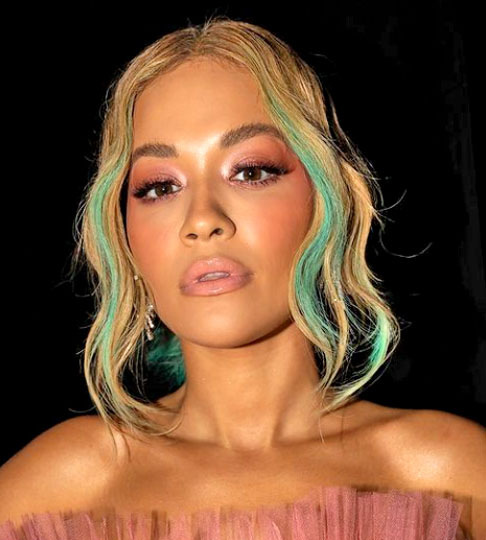 Rita Ora é uma cantora, compositora e atriz britânica de origem albanesa. O álbum de estreia da artista, intitulado Ora, foi lançado em 24 de agosto de 2012 no Reino Unido, com grande sucesso. Ela participou do Rock in Rio em 2022.