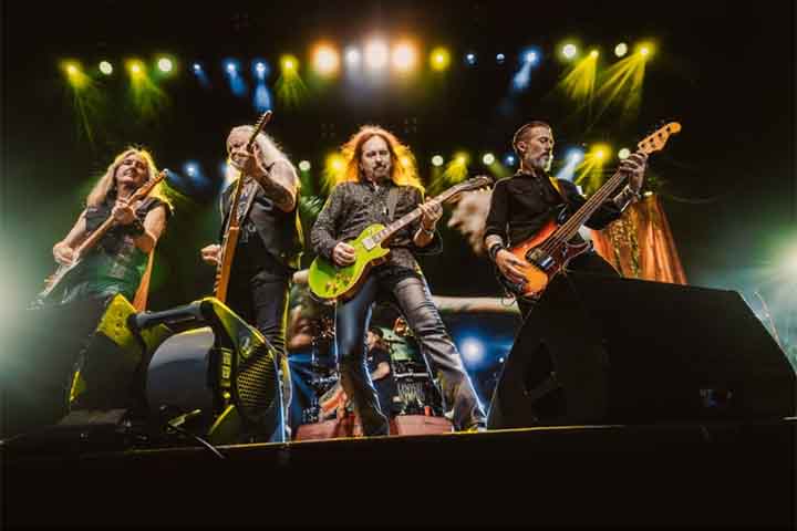 No show da capital fluminense, o público contará com a participação especial do Dirty Honey, grupo que também integra o line-up do Monsters of Rock e vem se destacando como um dos nomes mais promissores do hard rock atual.
