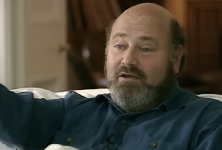 Nascido em Nova York, em 6 de março de 1947, Reiner ficou conhecido por dirigir filmes de sucesso e atuar em séries populares nos Estados Unidos. Ele era filho do diretor e comediante Carl Reiner.