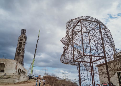 CABEÇA de Santo Antônio foi colocada e a cabeça do Menino Jesus aguarda instalação