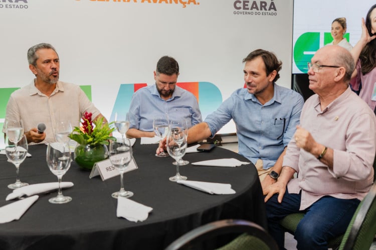 Elmano de Freitas durante reuni&atilde;o do secretariado estadual, na qual afirmou que o Cear&aacute; registrou crescimento econ&ocirc;mico acima da m&eacute;dia nacional em 2025
