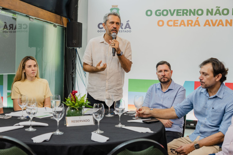 Durante reuni&atilde;o do secretariado, o governador Elmano de Freitas apresentou balan&ccedil;o de 2025 e destacou crescimento econ&ocirc;mico do Cear&aacute; acima da m&eacute;dia nacional