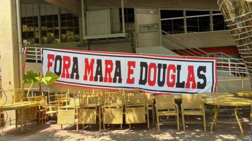 Torcedores pediram a saída definitiva dos conselheiros envolvidos no caso e do presidente do clube, Julio Casares  