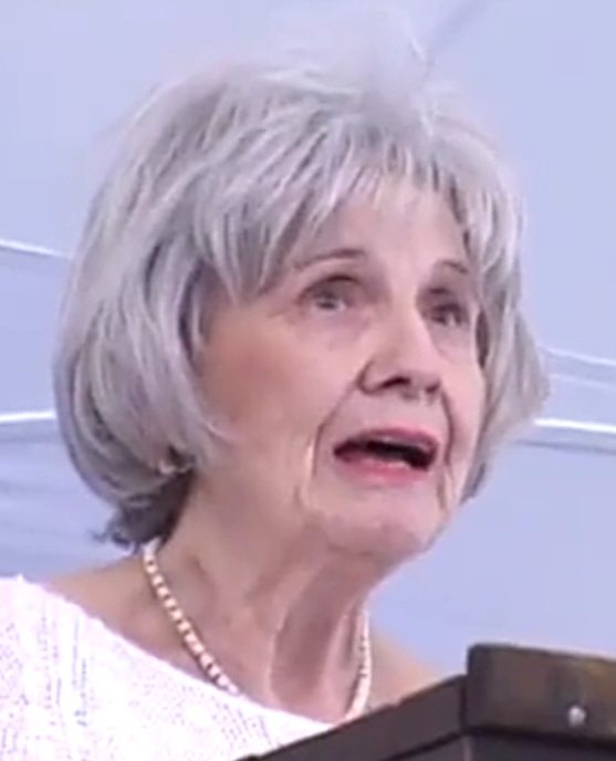 2013 - A canadense Alice Munro foi premiada por sua mestria na arte do conto. Com sensibilidade e precisão, obras como Fugitiva capturam complexidades da vida feminina em pequenos gestos e escolhas cotidianas.
