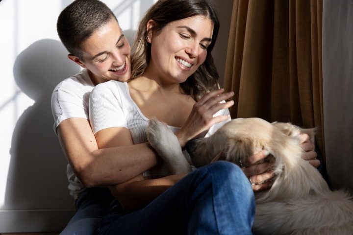 As famílias multiespécies estão se tornando cada vez mais comuns, refletiu a terapeuta especializada em neuropsicologia, Yulieth Cuadrado. 