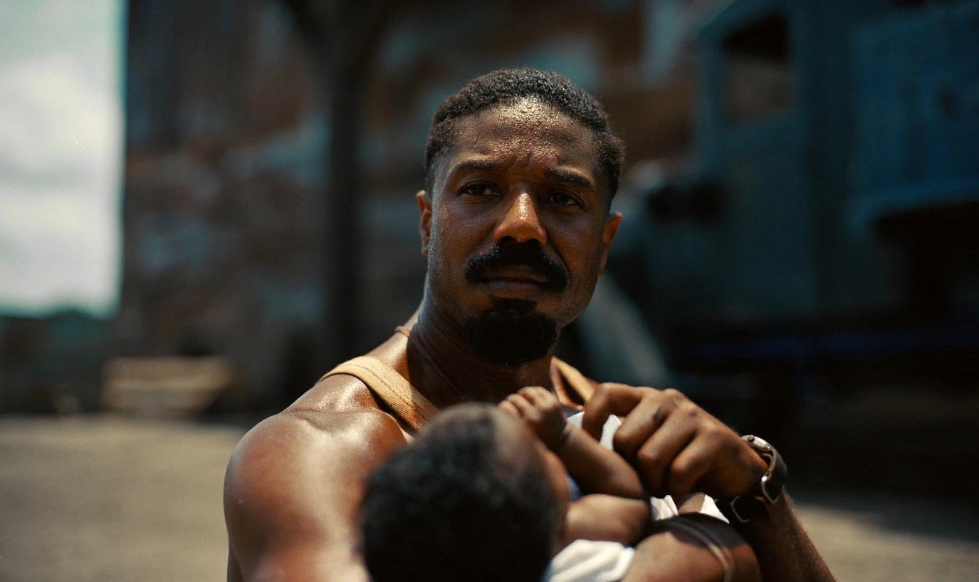 “Pecadores”  acompanha a história de dois irmãos gêmeos negros, interpretados por Michael B. Jordan, que retornam à cidade natal em 1932 com o objetivo de recomeçar a vida ao abrir um clube de blues voltado à comunidade negra. O projeto acaba confrontando o racismo da época, representado pela Ku Klux Klan, além de uma ameaça sobrenatural ligada a vampiros, combinando drama, terror e crítica social.
