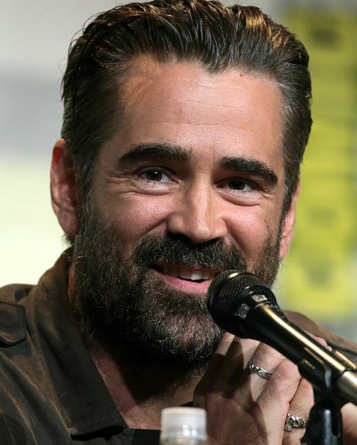 Colin Farrell – De Dublin, construiu carreira sólida em Hollywood, alternando dramas e ação. Indicado ao Oscar por Os Banshees de Inisherin, também brilhou em Miami Vice, Na Mira do Chefe e O Batman (2022).